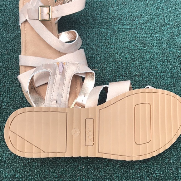 Size 4 sandals bronze pinkish gold color sparkly nwot sugar - Picture 3 of 7